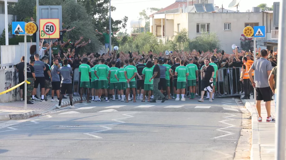 Γεννηθήκαμε, οργανωθήκαμε, επαναστατήσαμε… 