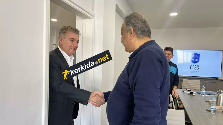 H υποδοχή Παπασταύρου