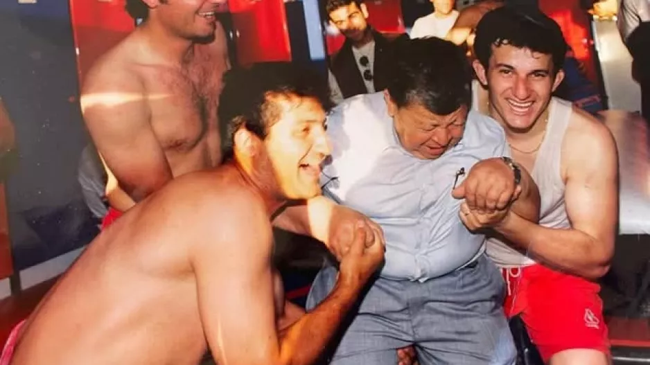 "Μάστρε μου,προσέχουμε τον Ερμή σου" 