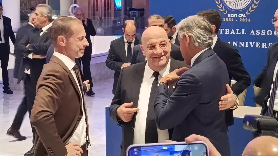 Μεσίνα (και ΚΟΠ) γελάει ο κόσμος μαζί σου...