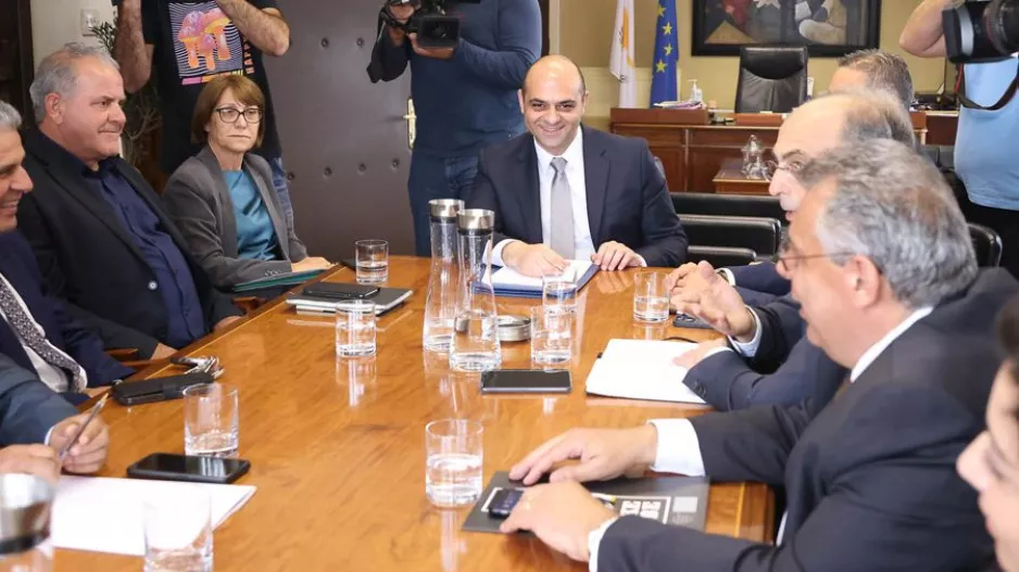 ΡΕΠΟΡΤΑΖ/Δείχνουν την έξοδο στον Υπουργό Γιάννη Παναγιώτου