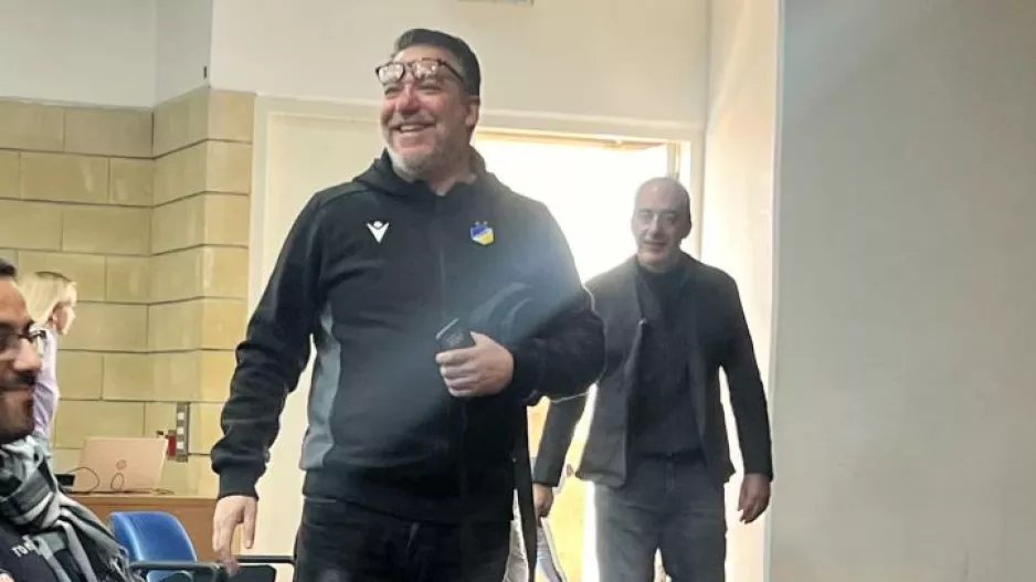 ΑΠΟΕΛ/Πετεβίνος
