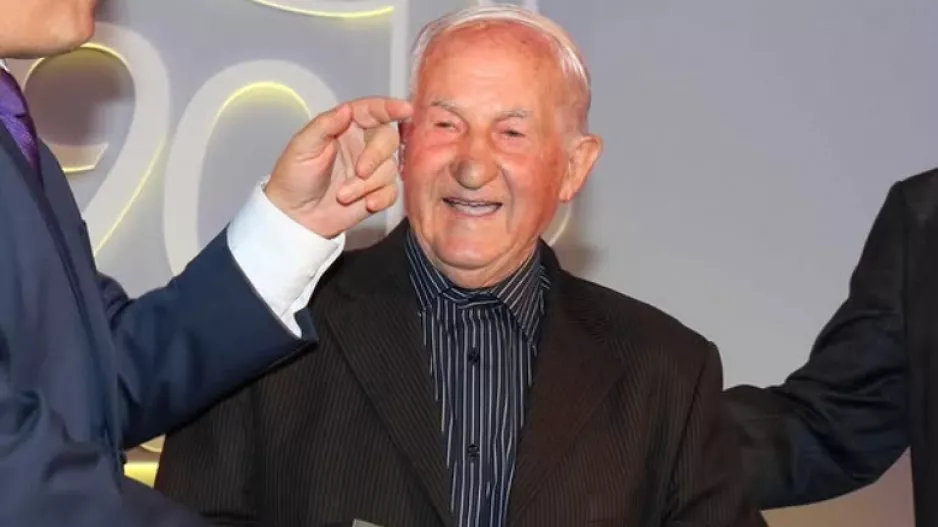 "Έφυγε" ο εμβληματικός Σιαντρής...