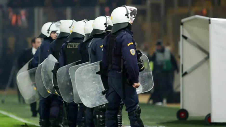 Μήνυση της ΑΕΚ στον ταξίαρχο της αστυνομίας που δεν ανέφερε τα επεισόδια βίας στο πάρκινγκ