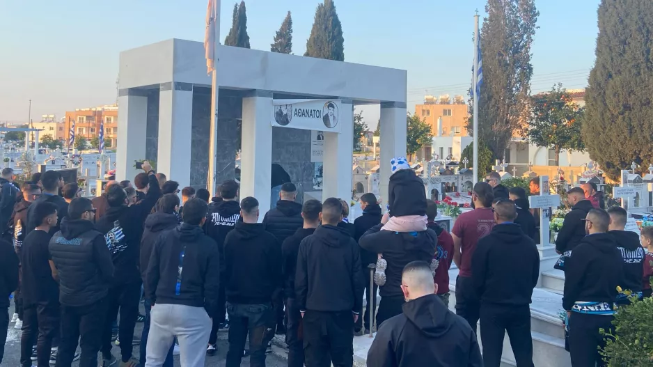 Θύρα 1 και Θύρα 26 κατέθεσαν στεφάνια 