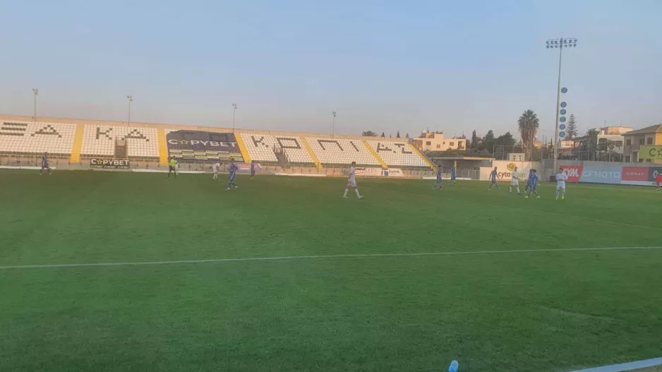 Πολύτιμο τρίποντο με Μουχτάρη και Ασάντε