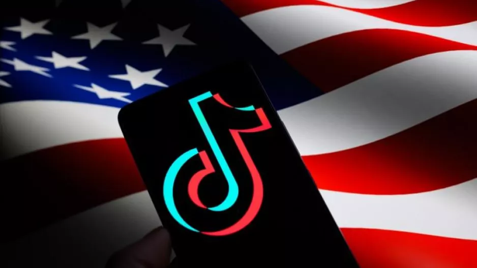 Το TikTok επαναλειτουργεί στις ΗΠΑ και ευχαριστεί τον Τραμπ