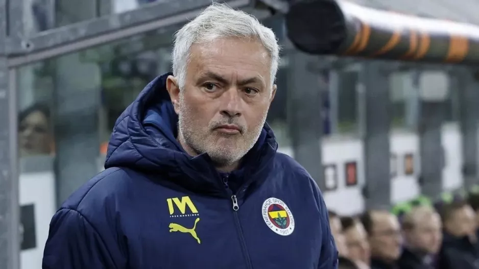 Μουρίνιο: "Είδαμε τι συνέβη όταν έρχεται ξένος διαιτητής..."