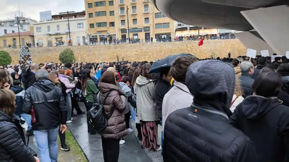 Τέμπη: Πλήθος κόσμου σε Λευκωσία, Λεμεσό, Πάφο (ΦΩΤΟΣ)