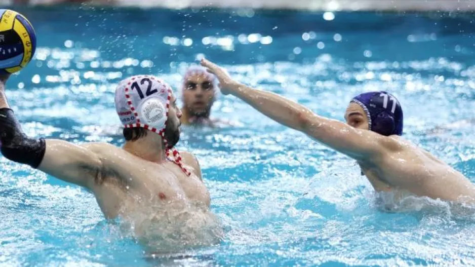 «Κόλλησε» επιθετικά και ηττήθηκε ο Ολυμπιακός από την Νόβι Μπέογκραντ