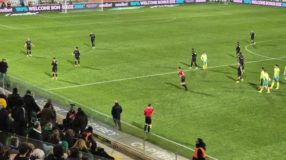 On field review και... ακύρωση τέρματος της ΑΕΛ