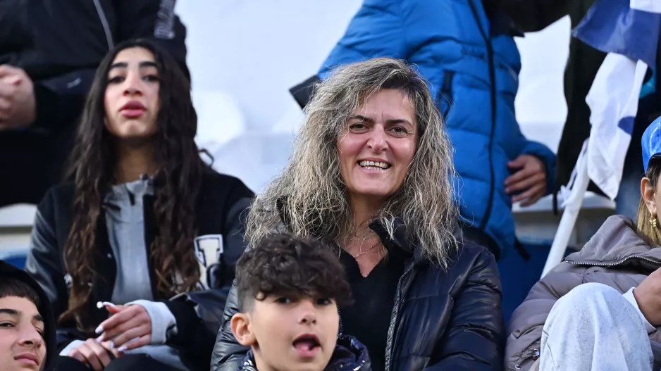 Πάντα δίπλα στον γιο της!