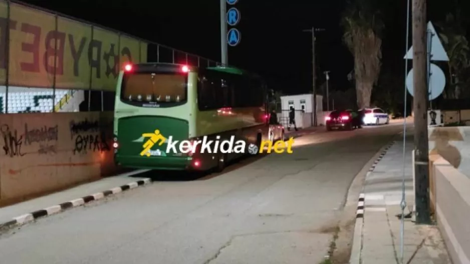 ΜΕΣΑ με...τρεις