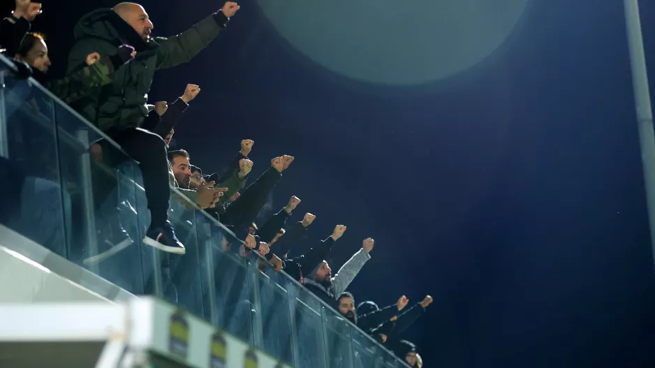 ΜΑΧΕΣ!