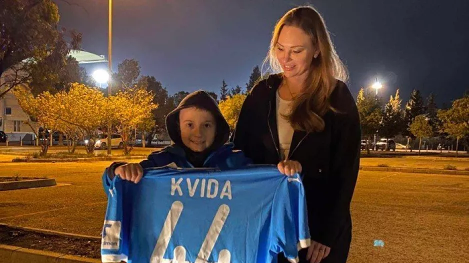 Η φανέλα του Κβίντα στο Νικόλα μέσω... Λίζας!