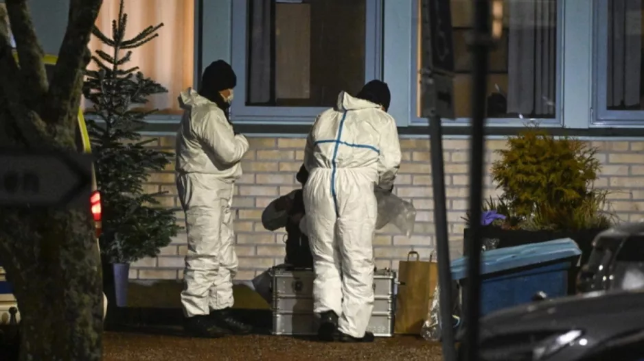 Βρέθηκαν στο σημείο όπου ο ένοπλος σκότωσε 10 ανθρώπους