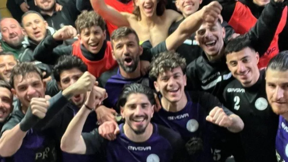 Υποδέχονται τον ουραγό