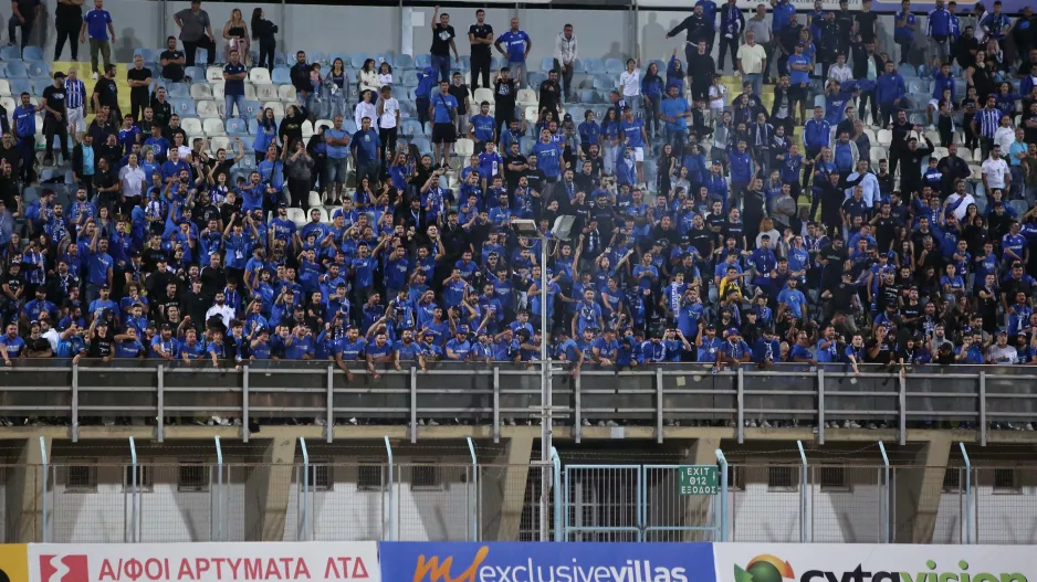 Ανόρθωση/ Χωρίς κόσμο στο "Τάσος Μάρκου"