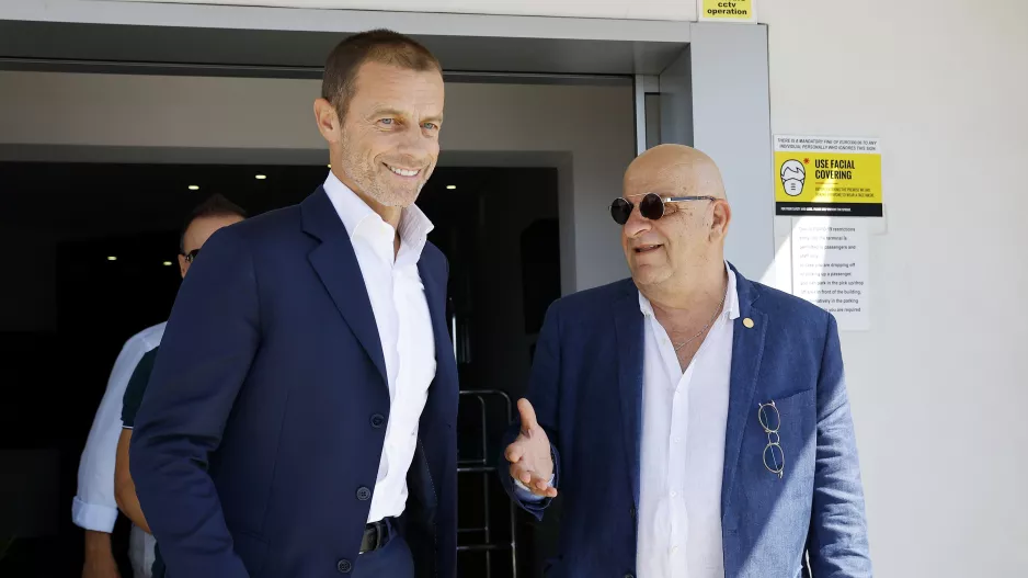 Τηλέφωνο από Κούμα;