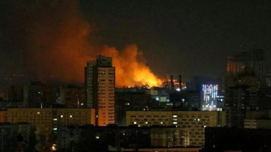 Αιφνιδιαστική επιδρομή της Ρωσίας στο Κίεβο – Σημειώθηκαν εκρήξεις