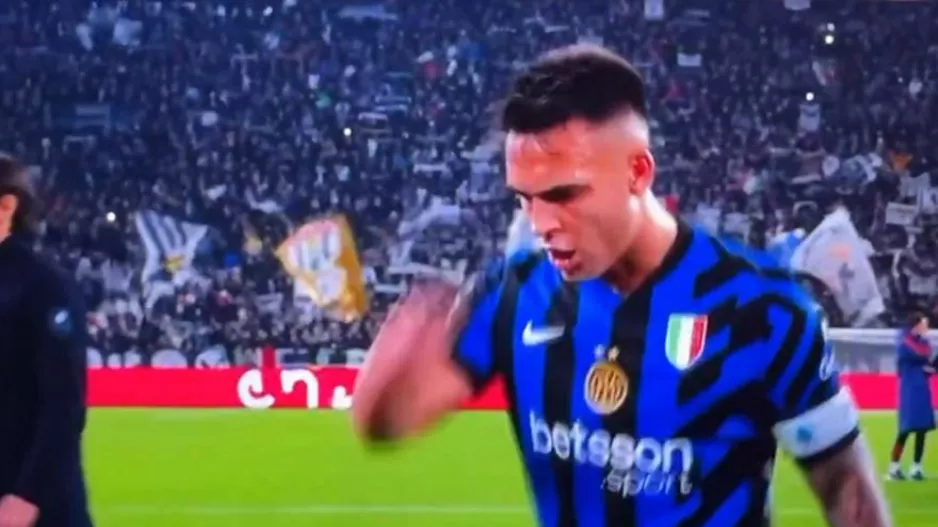 Έξαλλος στο φινάλε του derby d'Italia για τη χαμένη ευκαιρία επιστροφής στην κορυφή ο Λαουτάρο