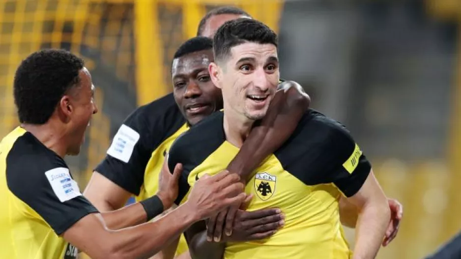 Στο πάνθεον της AEK ο Μάνταλος – Σκόραρε για 10η σεζόν στη Super League