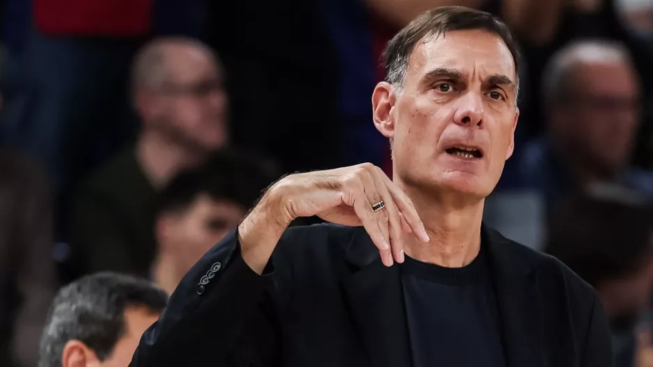 Μπαρτζώκας: "Eίναι νέα μόδα, όποιος χάνει, πρέπει να πει κάτι για τους διαιτητές"