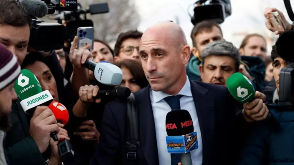 Ρουμπιάλες: «Ρώτησα την Ερμόσο πριν τη φιλήσω»