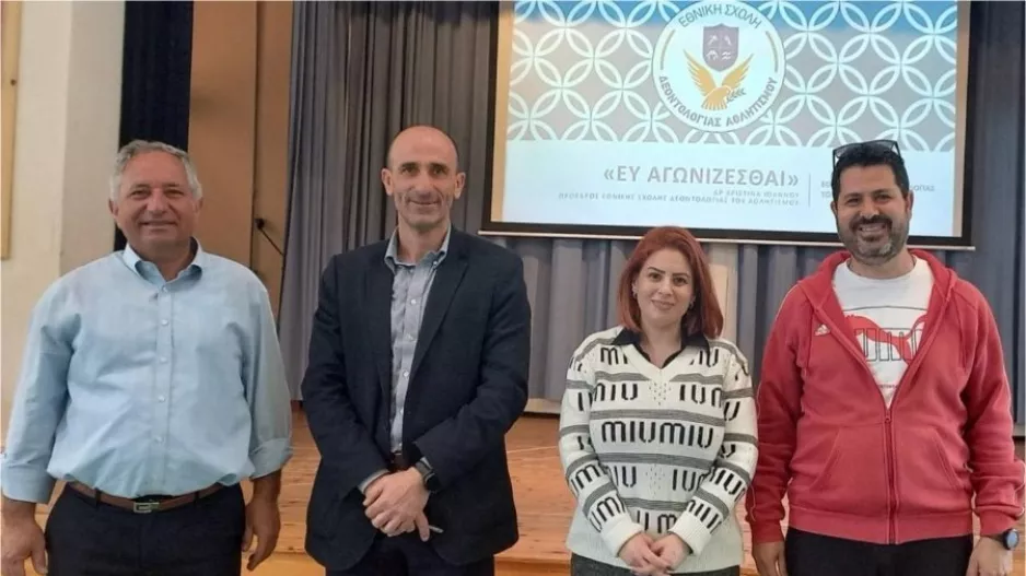 H αξιέπαινη κίνηση για το «Ευ Αγωνίζεσθαι» - Μίλησε στα παιδιά ο Νίκος Σατσιάς