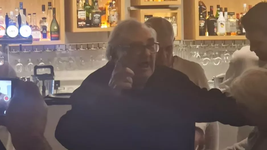 Ανατριχιάζουν τα λόγια/ΑΝΟ 