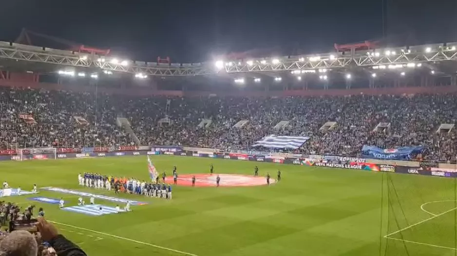 (ΒΙΝΤΕΟ) Ο Εθνικός Ύμνος στο "Καραϊσκάκης"