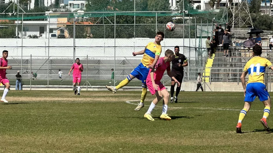 Νίκη για Καρμιώτισσα