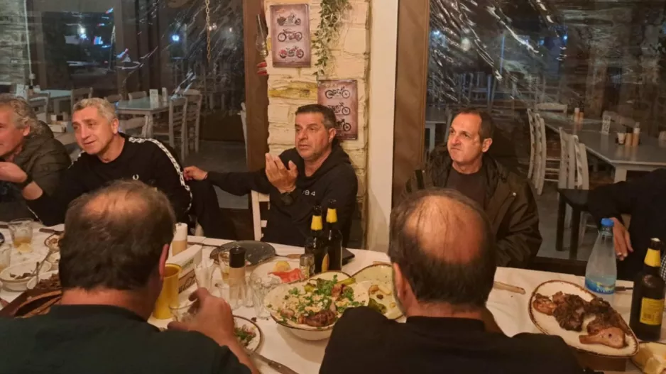 Παρουσία Πάμπου...
