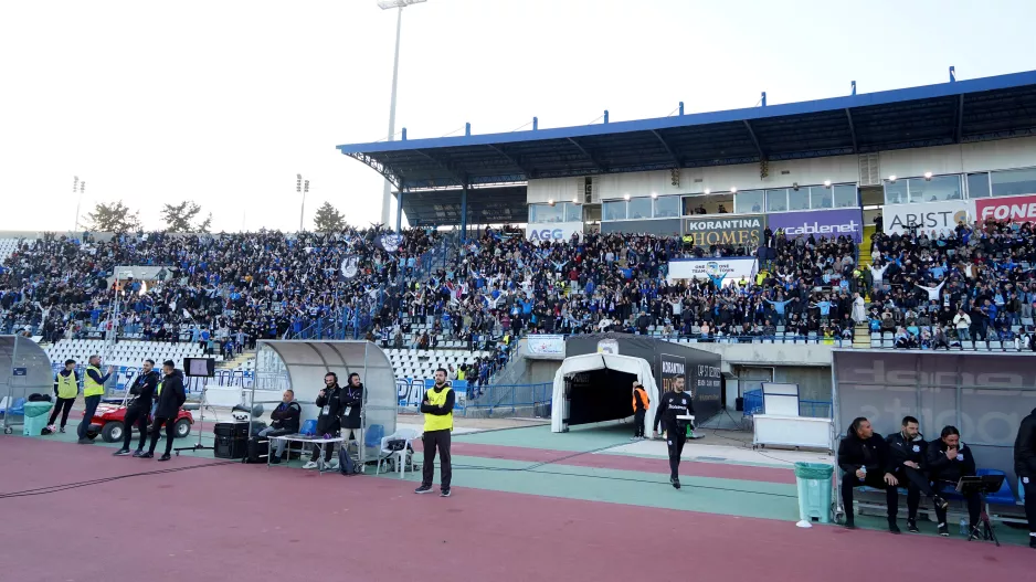 "Η ιστορία γράφεται από τους παρόντες"