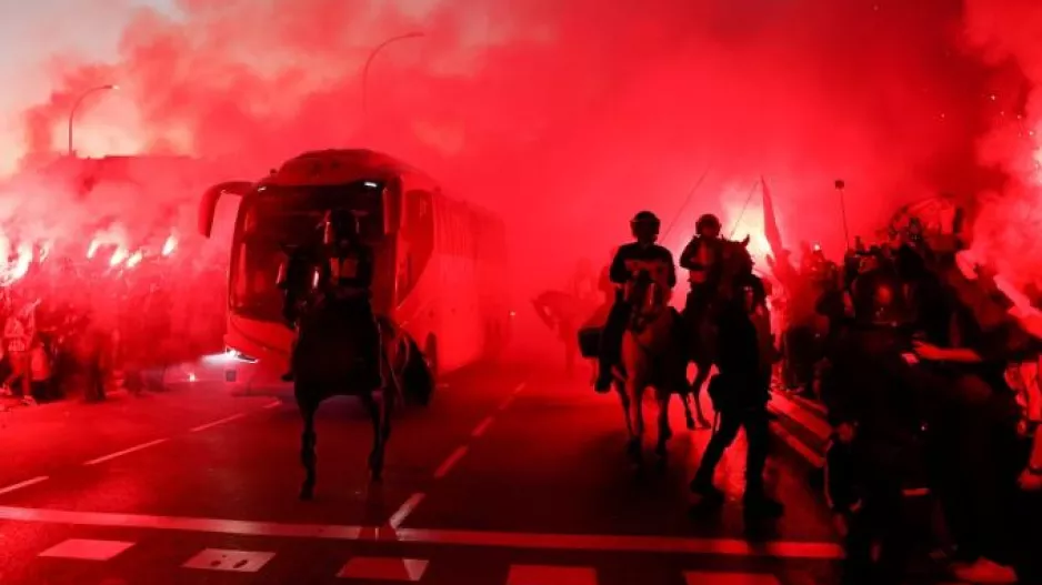 (Βίντεο) Ανεπανάληπτη τρέλα στην υποδοχή της Ατλέτικο Μαδρίτης!