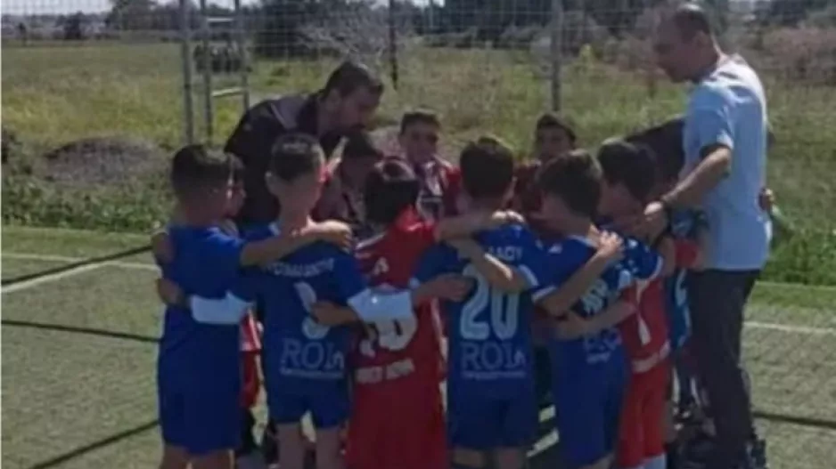 (ΒΙΝΤΕΟ) Φοβερό σκηνικό με νεαρούς παίκτες Ανόρθωσης και Νέας Σαλαμίνας