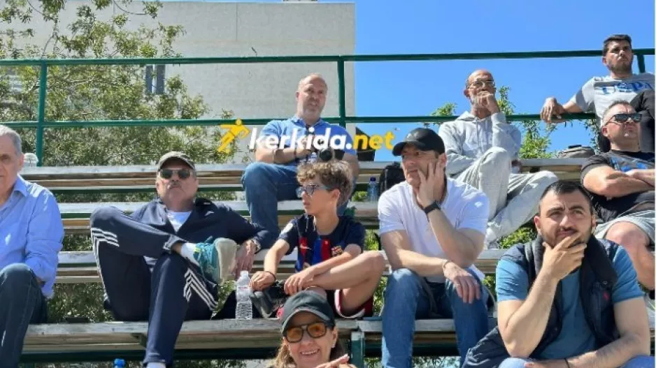 (Φώτος kerkida) Ο κόσμος στο "Ειρήνης και Φιλίας"