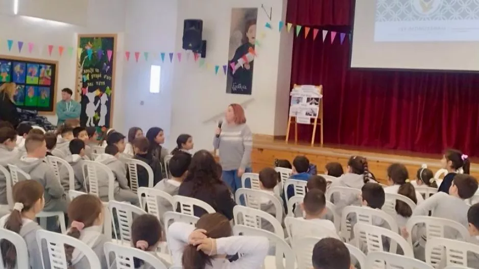 Επίσκεψη στο Β’ Δημοτικό Σχολείο Δρομολαξιάς με Ηλία Γεωργίου