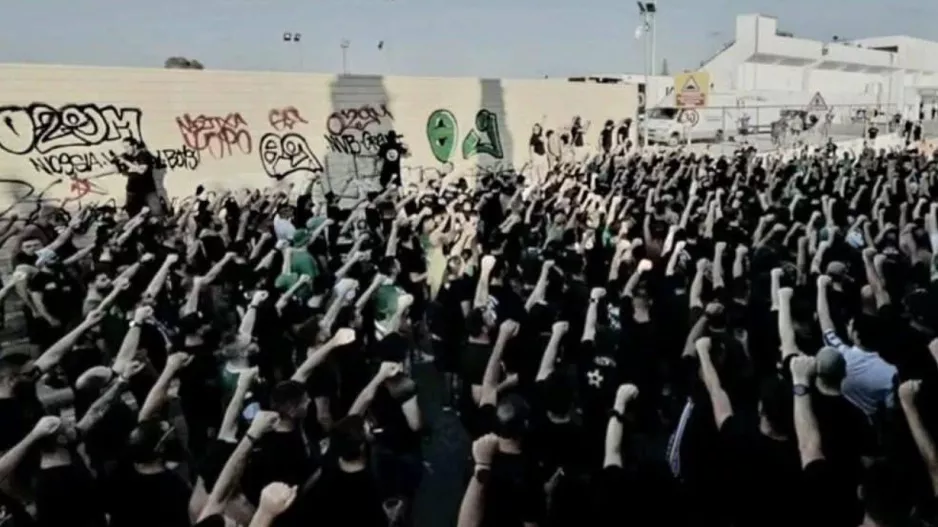 Θύρα 9: "Όσο μαθηματικά υπάρχουν ελπίδες/Τελευταία δόση εμψύχωσης έξω από το γήπεδο"