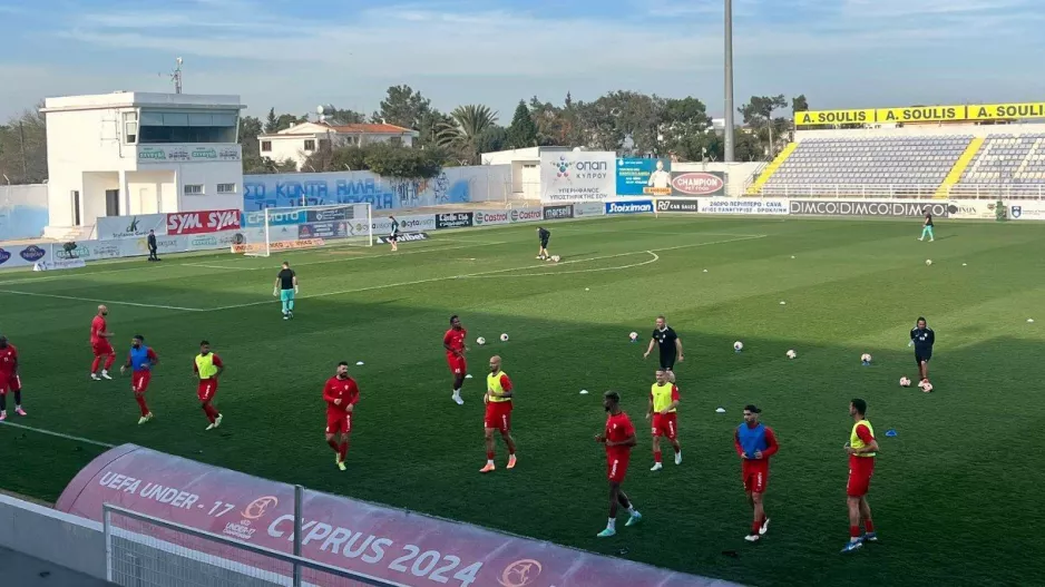 Η εντεκάδα της Νέας Σαλαμίνας 