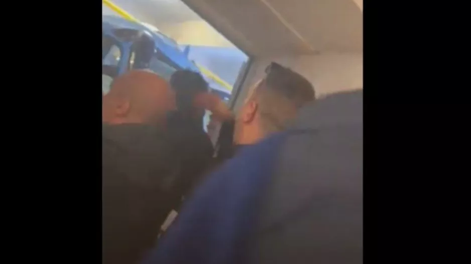 ΒΙΝΤΕΟ/Επίθεση στην αποστολή κατά την άφιξη στο γήπεδο