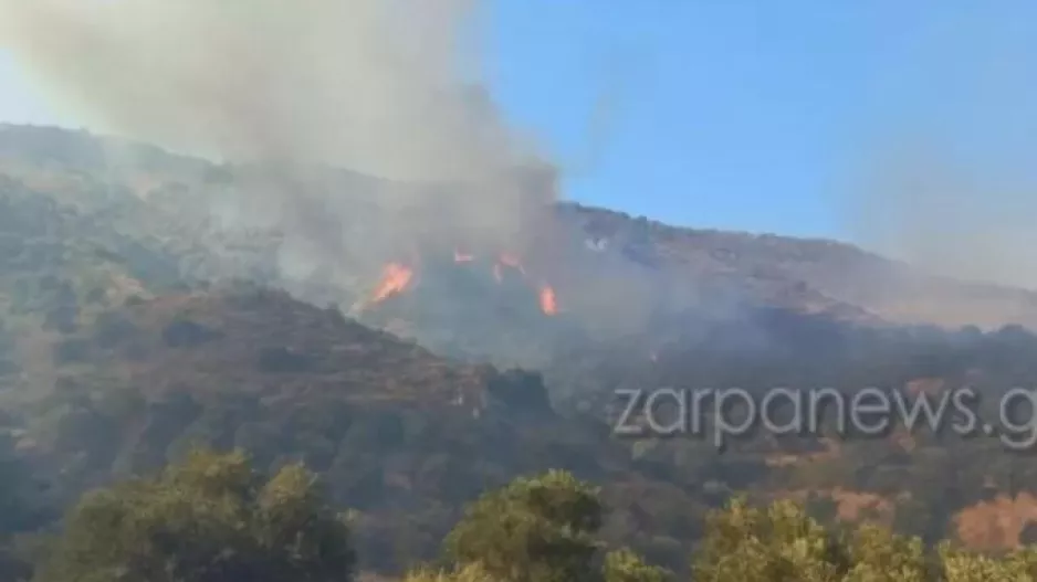 Μαίνεται η μεγάλη φωτιά στα Χανιά