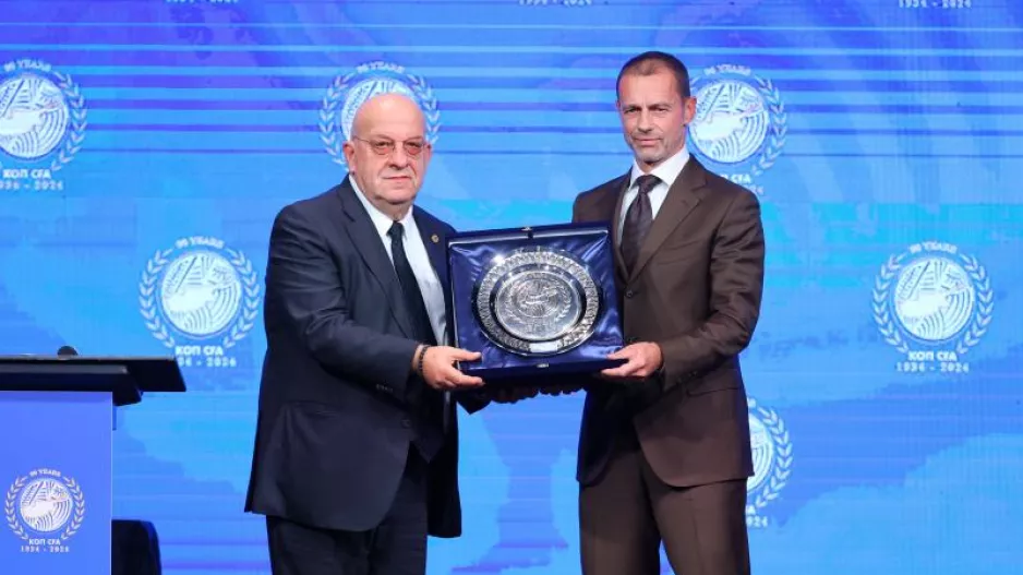 Τρίτη συνεχόμενη επανεκλογή στο Συμβούλιο της FIFA για τον Κούμα