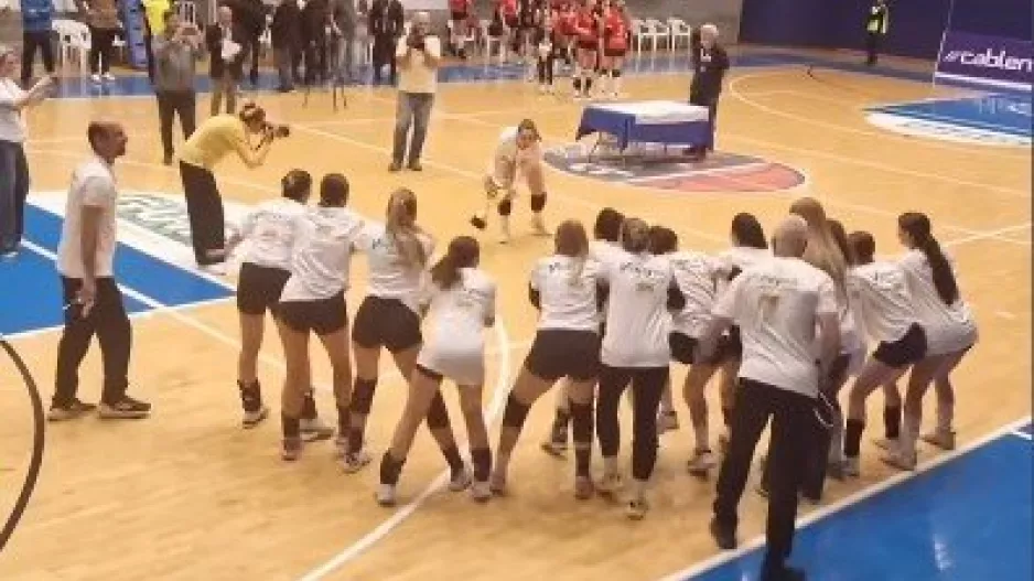 "Τιμούν το σήμα με το ένδοξο τριφύλλι"