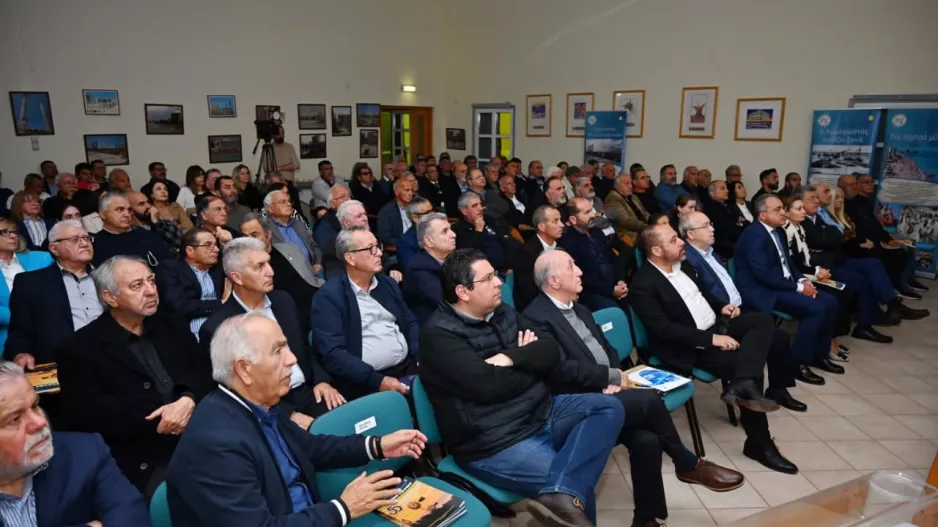 Συγκλόνισε ο αγώνας επιβίωσης των προσφυγικών σωματείων στην εκδήλωση του Μ.Χατζηπαντέλα