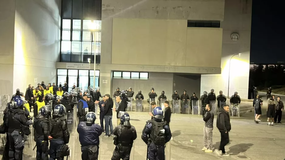 Δύο συλλήψεις πριν το Ανόρθωση - ΑΠΟΕΛ/Ναρκωτικά και ρόπαλο στην κατοχή τους