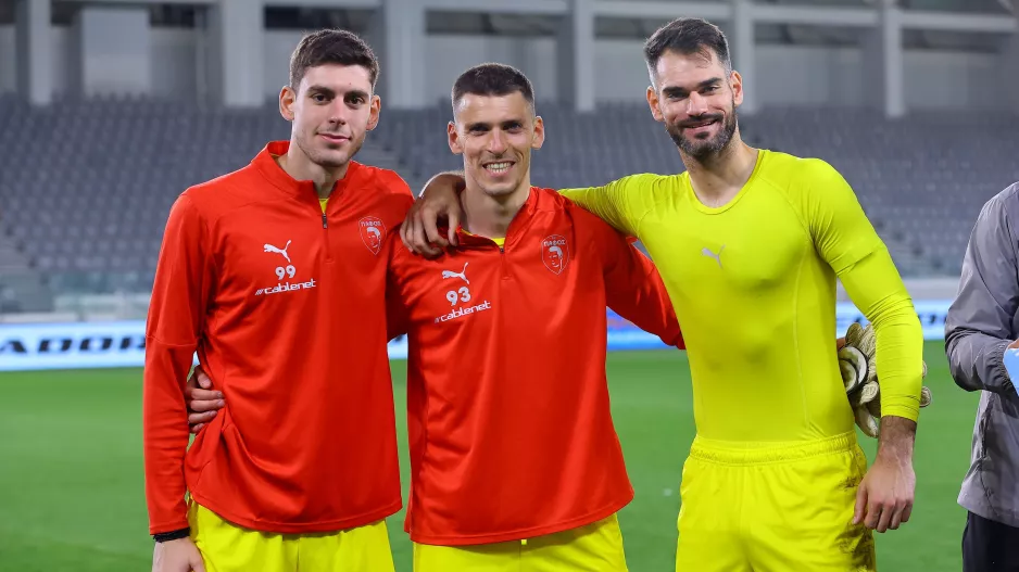 TΡΕΙΣ...σωματοφύλακες