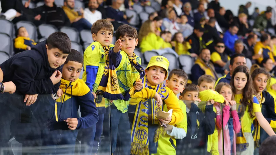 ΦΩΤΟΣ από τις κερκίδες