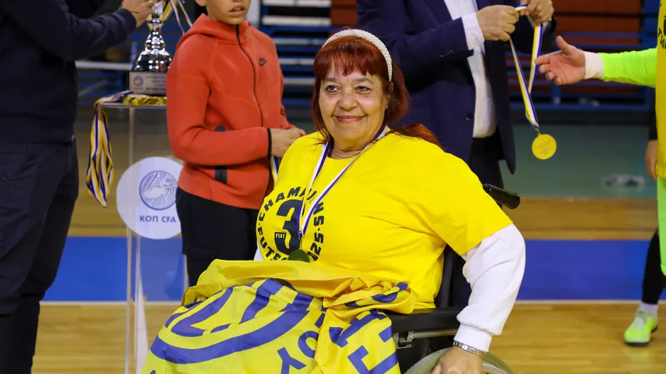ΕΚΕΙ και η Πετρούλα!