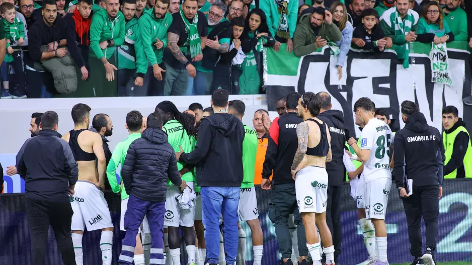 Απομακρύνεται και τα ερωτηματικά...μεγαλώνουν